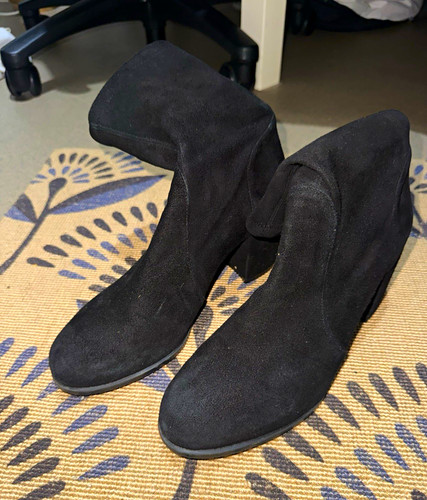 Yuliana stuart weitzman - 60,