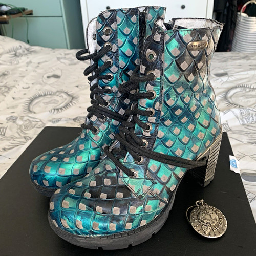New rock women leather - new,