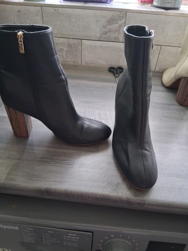 Boots size womens - 7,