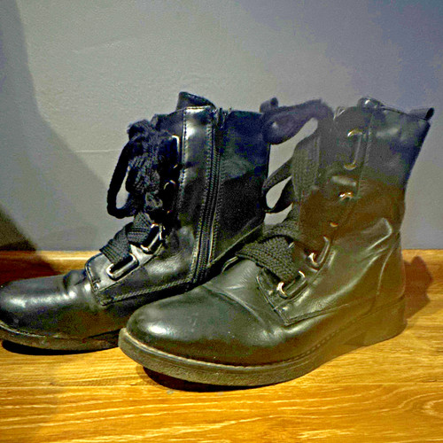 Women black leather combat - black,
