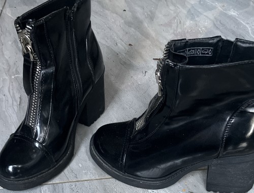 Women black ankle bootie - ankle,