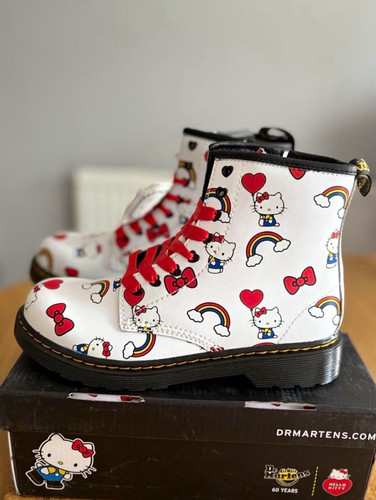 Martens 1460 hello - hello, kitty