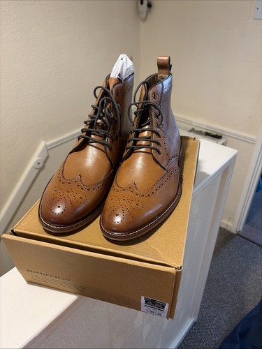 Men office boots size - men’s, 10